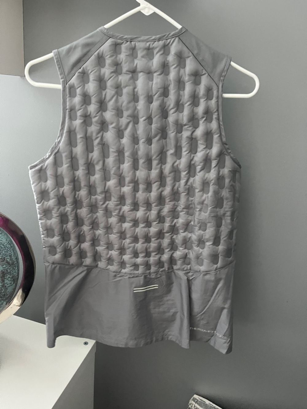 Nike Grey Quilted Lightweight Sleeveless Vest - Picture 3 of 4
